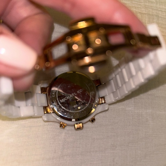 Michael Kors White Ceramic Watch - Picture 3 of 5